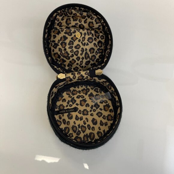 GUESS WATCHES TERRY CLOTH WATCH AND JEWELRY CASE - Picture 4 of 4